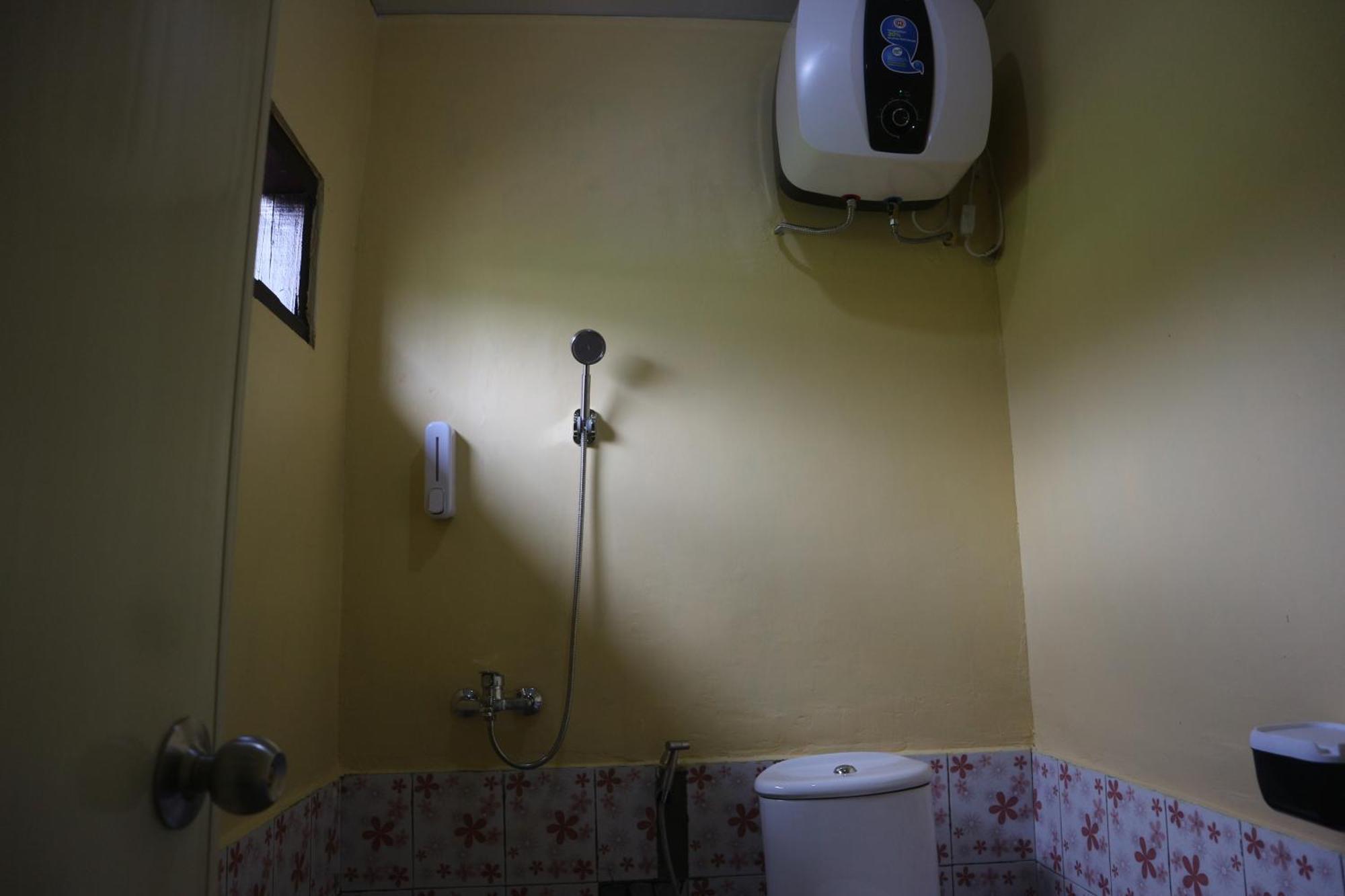 Tange Guest House Ruteng Kültér fotó