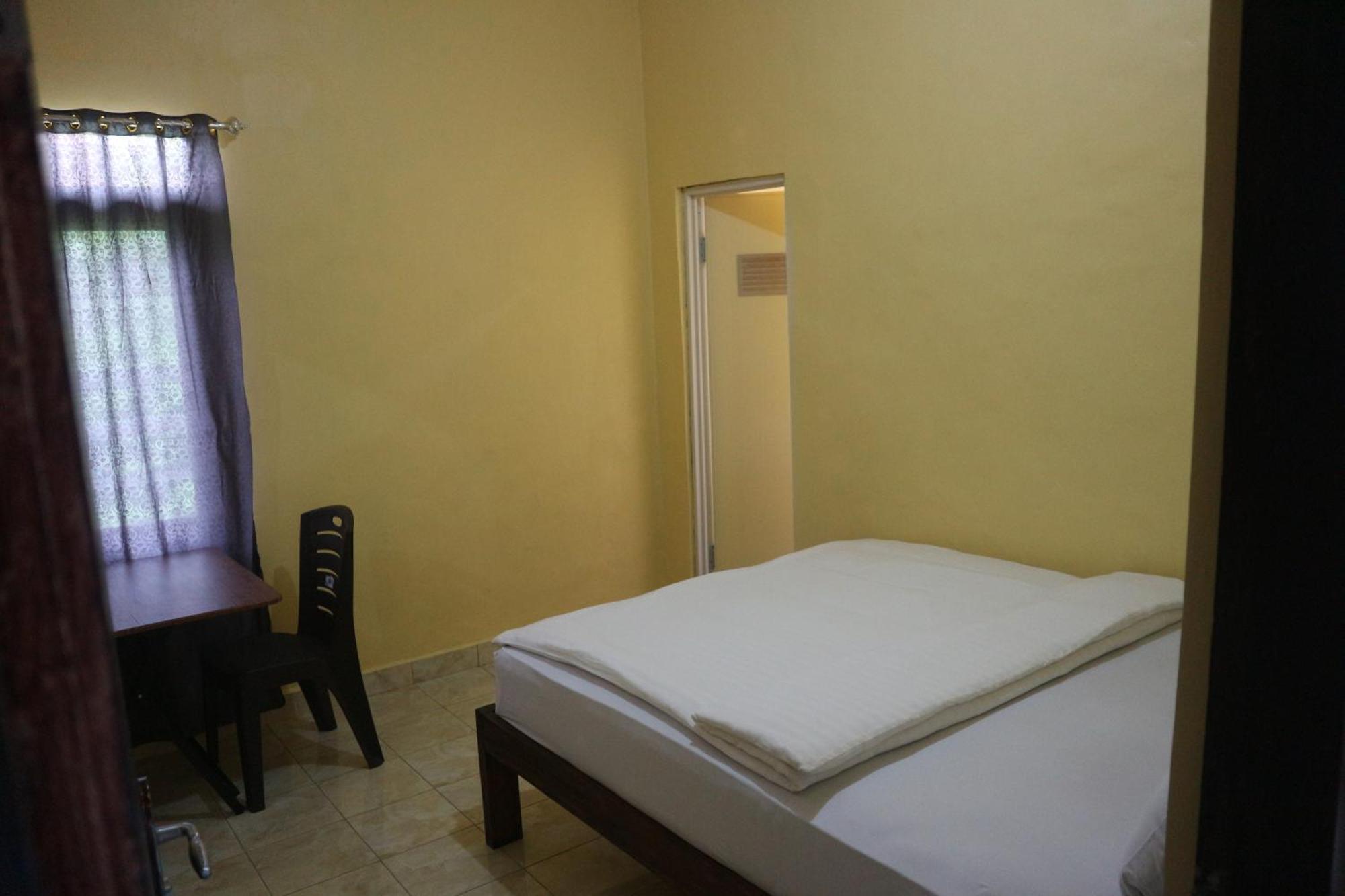 Tange Guest House Ruteng Kültér fotó